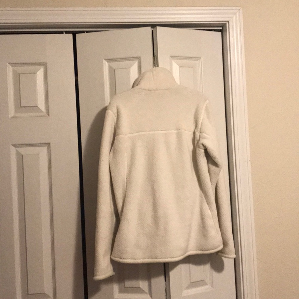 Patagonia Pullover - image 3